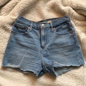 Levi’s light wash jean shorts